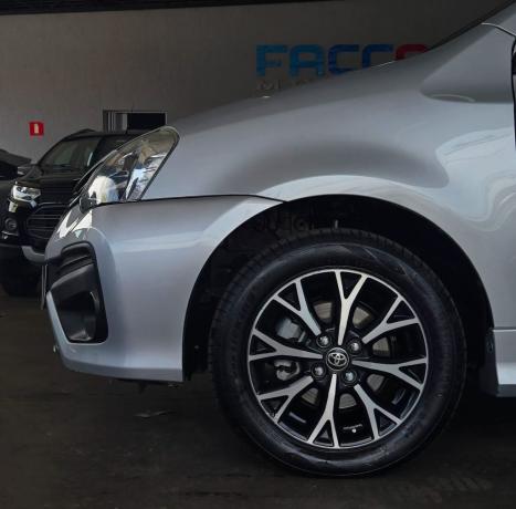 TOYOTA Etios Sedan 1.5 16V 4P FLEX PLATINUM AUTOMTICO, Foto 3