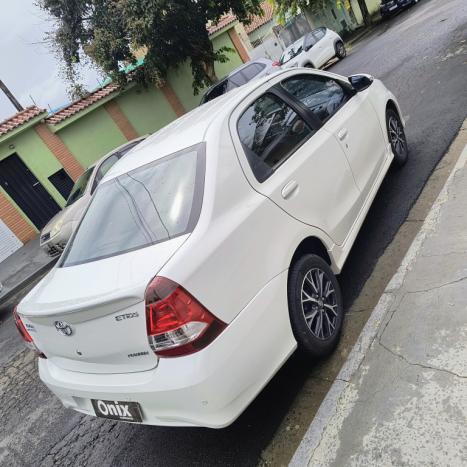 TOYOTA Etios Sedan 1.5 16V 4P FLEX PLATINUM AUTOM�TICO, Foto 4