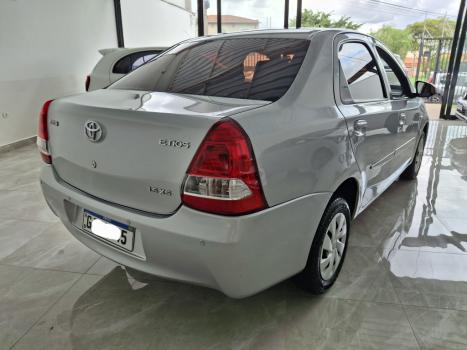 TOYOTA Etios Sedan 1.5 16V 4P FLEX XS AUTOM�TICO, Foto 4