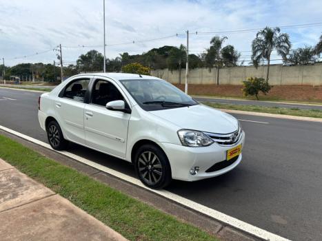 TOYOTA Etios Sedan 1.5 16V 4P FLEX PLATINUM, Foto 2