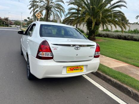 TOYOTA Etios Sedan 1.5 16V 4P FLEX PLATINUM, Foto 9