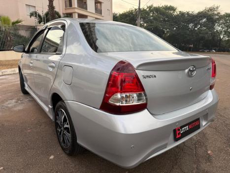 TOYOTA Etios Sedan 1.5 16V 4P FLEX PLATINUM AUTOM�TICO, Foto 4