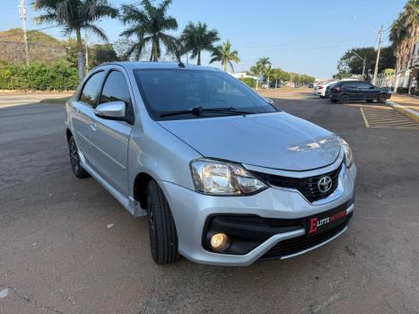 TOYOTA Etios Sedan 1.5 16V 4P FLEX PLATINUM AUTOM�TICO, Foto 3