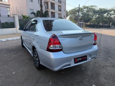 TOYOTA Etios Sedan 1.5 16V 4P FLEX PLATINUM AUTOM�TICO, Foto 4