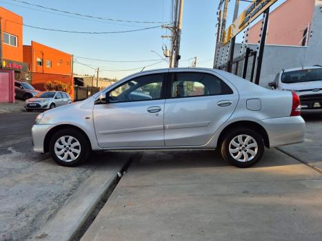 TOYOTA Etios Sedan 1.5 16V 4P FLEX XS AUTOM�TICO, Foto 2