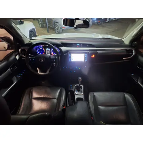 TOYOTA Hilux Caminhonete 2.8 16V SRV 4X4 DIESEL CABINE DUPLA AUTOMÁTICO, Foto 5 TOYOTA Hilux Caminhonete 2.8 16V SRV 4X4 DIESEL CABINE DUPLA AUTOMÁTICO, Foto 5