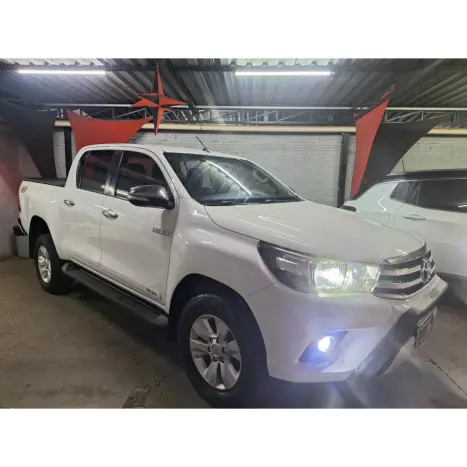 TOYOTA Hilux Caminhonete 2.8 16V SRV 4X4 DIESEL CABINE DUPLA AUTOMÁTICO, Foto 8 TOYOTA Hilux Caminhonete 2.8 16V SRV 4X4 DIESEL CABINE DUPLA AUTOMÁTICO, Foto 8