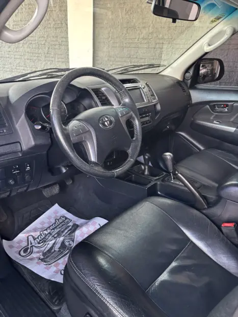 TOYOTA Hilux Caminhonete 3.0 4P 4X4 SRV TURBO DIESEL TOP CABINE DUPLA AUTOMTICO, Foto 4