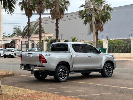 TOYOTA Hilux Caminhonete 2.8 16V SRV 4X4 DIESEL CABINE DUPLA AUTOMTICO, Foto 3