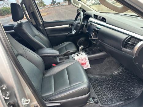 TOYOTA Hilux Caminhonete 2.8 16V SRV 4X4 DIESEL CABINE DUPLA AUTOMTICO, Foto 10