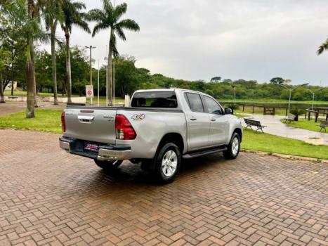 TOYOTA Hilux Caminhonete 2.8 16V SRV 4X4 DIESEL CABINE DUPLA AUTOMTICO, Foto 6