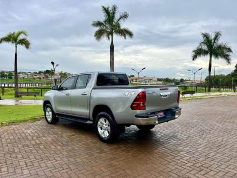 TOYOTA Hilux Caminhonete 2.8 16V SRV 4X4 DIESEL CABINE DUPLA AUTOMTICO, Foto 8