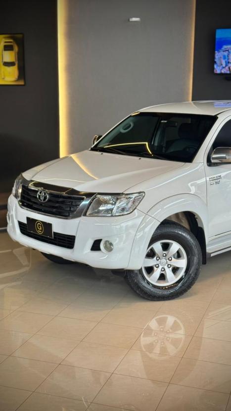 TOYOTA Hilux Caminhonete 2.7 16V 4P SRV FLEX 4X4  CABINE DUPLA AUTOMÁTICO, Foto 2 TOYOTA Hilux Caminhonete 2.7 16V 4P SRV FLEX 4X4  CABINE DUPLA AUTOMÁTICO, Foto 2