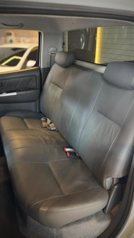 TOYOTA Hilux Caminhonete 2.7 16V 4P SRV FLEX 4X4  CABINE DUPLA AUTOMÁTICO, Foto 15 TOYOTA Hilux Caminhonete 2.7 16V 4P SRV FLEX 4X4  CABINE DUPLA AUTOMÁTICO, Foto 15