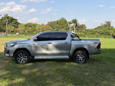 TOYOTA Hilux Caminhonete 2.8 16V SRV 4X4 DIESEL CABINE DUPLA AUTOMTICO, Foto 4