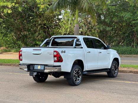 TOYOTA Hilux Caminhonete 2.8 16V SRX 4X4 DIESEL CABINE DUPLA AUTOMTICO, Foto 6