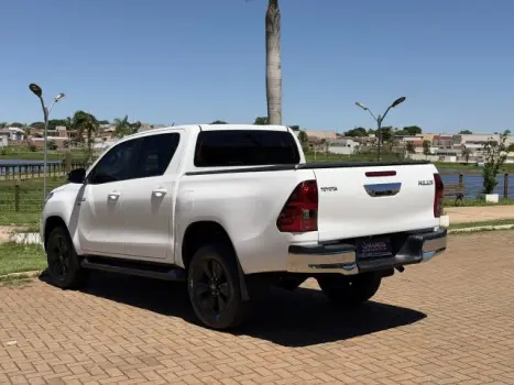 TOYOTA Hilux Caminhonete 2.7 16V 4P SR FLEX CABINE DUPLA AUTOMTICO, Foto 8
