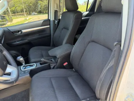 TOYOTA Hilux Caminhonete 2.7 16V 4P SR FLEX CABINE DUPLA AUTOMTICO, Foto 9