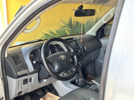 TOYOTA Hilux Caminhonete 3.0 4P 4X4 SRV TURBO DIESEL CABINE DUPLA, Foto 2