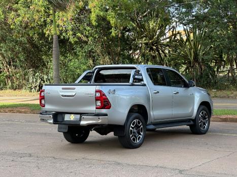 TOYOTA Hilux Caminhonete 2.8 16V SRX 4X4 DIESEL CABINE DUPLA AUTOMTICO, Foto 6