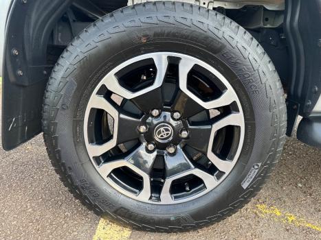 TOYOTA Hilux Caminhonete 2.8 16V SRX 4X4 DIESEL CABINE DUPLA AUTOMTICO, Foto 12