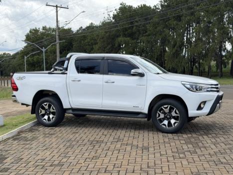 TOYOTA Hilux Caminhonete 2.8 16V SRX 4X4 DIESEL CABINE DUPLA AUTOMTICO, Foto 4