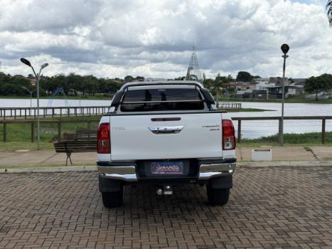 TOYOTA Hilux Caminhonete 2.8 16V SRX 4X4 DIESEL CABINE DUPLA AUTOMTICO, Foto 7
