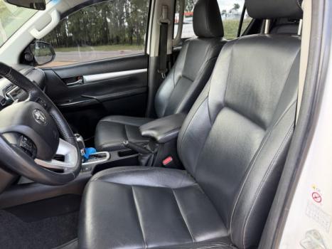 TOYOTA Hilux Caminhonete 2.8 16V SRX 4X4 DIESEL CABINE DUPLA AUTOMTICO, Foto 10