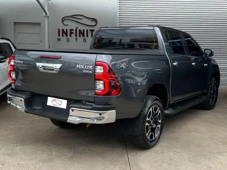 TOYOTA Hilux Caminhonete 2.8 16V SRX 4X4 DIESEL CABINE DUPLA AUTOM�TICO, Foto 3