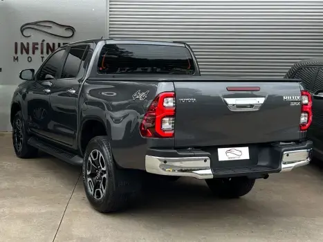 TOYOTA Hilux Caminhonete 2.8 16V SRX 4X4 DIESEL CABINE DUPLA AUTOM�TICO, Foto 7