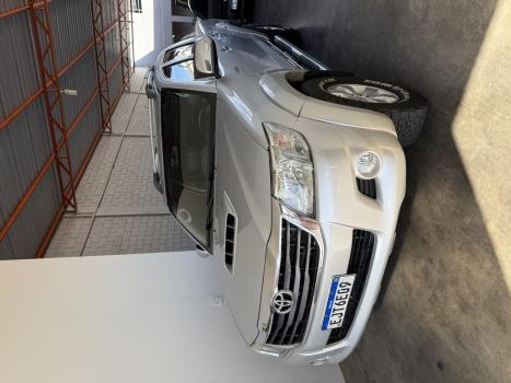 TOYOTA Hilux Caminhonete 3.0 4P 4X4 SRV TURBO DIESEL CABINE DUPLA AUTOM�TICO, Foto 3