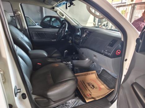 TOYOTA Hilux Caminhonete 3.0 4P 4X4 SRV TURBO DIESEL CABINE DUPLA AUTOM�TICO, Foto 6