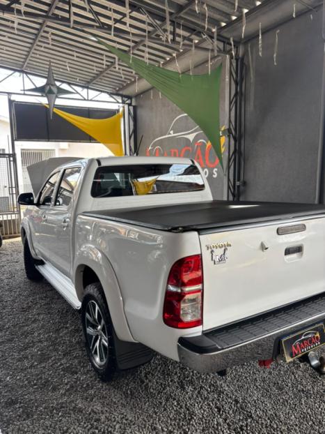 TOYOTA Hilux Caminhonete 3.0 4P 4X4 SRV TURBO DIESEL CABINE DUPLA AUTOM�TICO, Foto 3