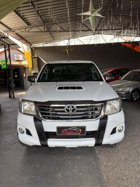 TOYOTA Hilux Caminhonete 3.0 4P 4X4 SRV TURBO DIESEL CABINE DUPLA AUTOM�TICO, Foto 2