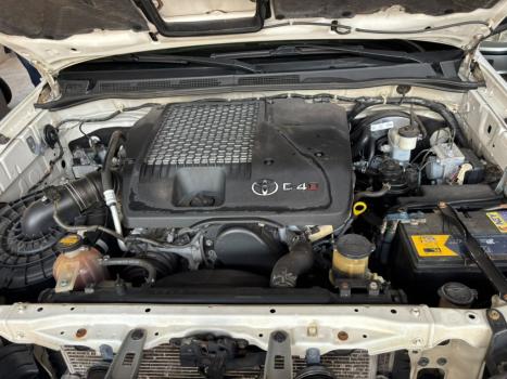 TOYOTA Hilux Caminhonete 3.0 4P 4X4 SRV TURBO DIESEL CABINE DUPLA AUTOM�TICO, Foto 12