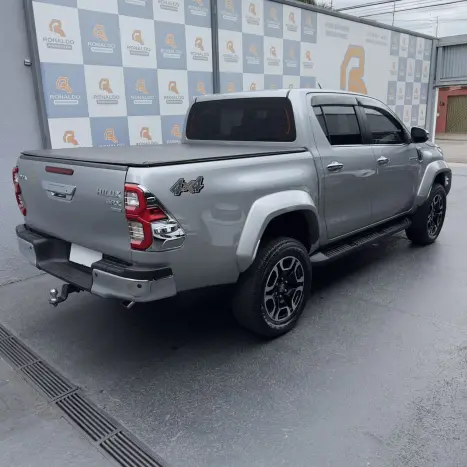 TOYOTA Hilux Caminhonete 2.8 16V SRX PLUS 4X4 TURBO DIESEL CABINE DUPLA AUTOM�TICO, Foto 4