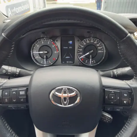 TOYOTA Hilux Caminhonete 2.8 16V SRX PLUS 4X4 TURBO DIESEL CABINE DUPLA AUTOM�TICO, Foto 14