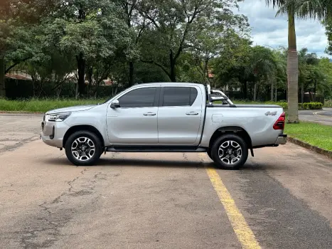 TOYOTA Hilux Caminhonete 2.8 16V SRX 4X4 TURBO DIESEL CABINE DUPLA AUTOM�TICO, Foto 4