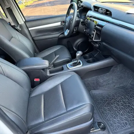 TOYOTA Hilux Caminhonete 2.8 16V SRX 4X4 TURBO DIESEL CABINE DUPLA AUTOM�TICO, Foto 10