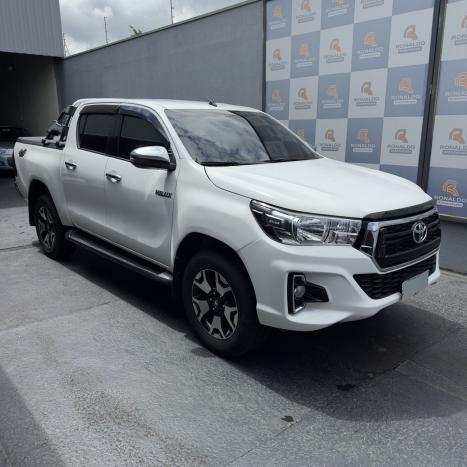 TOYOTA Hilux Caminhonete 2.8 16V SRX 4X4 TURBO DIESEL CABINE DUPLA AUTOM�TICO, Foto 1