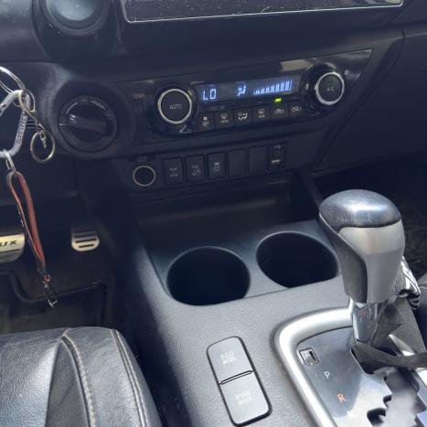 TOYOTA Hilux Caminhonete 2.8 16V SRX 4X4 TURBO DIESEL CABINE DUPLA AUTOM�TICO, Foto 9