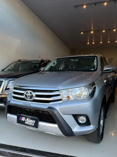 TOYOTA Hilux Caminhonete 2.7 16V 4P SRV FLEX 4X4  CABINE DUPLA AUTOM�TICO, Foto 1