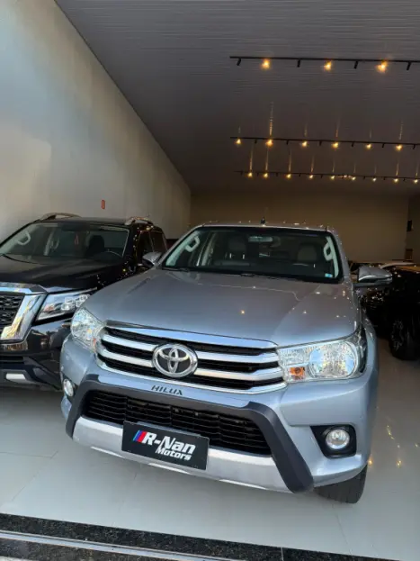 TOYOTA Hilux Caminhonete 2.7 16V 4P SRV FLEX 4X4  CABINE DUPLA AUTOM�TICO, Foto 11