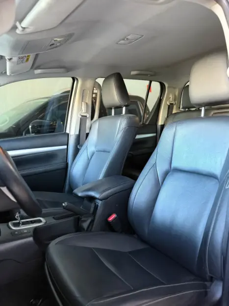 TOYOTA Hilux Caminhonete 2.7 16V 4P SRV FLEX 4X4  CABINE DUPLA AUTOM�TICO, Foto 13