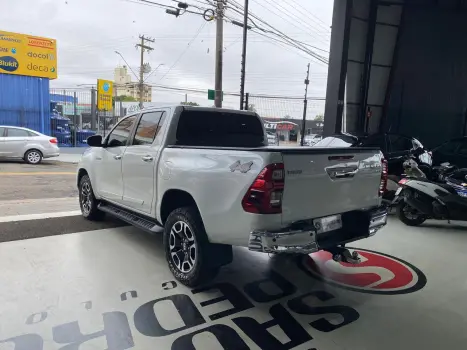 TOYOTA Hilux Caminhonete 2.8 16V SRX 4X4 TURBO DIESEL CABINE DUPLA AUTOM�TICO, Foto 5
