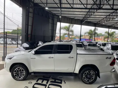 TOYOTA Hilux Caminhonete 2.8 16V SRX 4X4 TURBO DIESEL CABINE DUPLA AUTOM�TICO, Foto 8