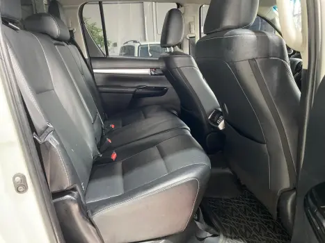 TOYOTA Hilux Caminhonete 2.8 16V SRX 4X4 TURBO DIESEL CABINE DUPLA AUTOM�TICO, Foto 14