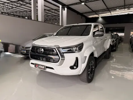 TOYOTA Hilux Caminhonete 2.8 16V SRX PLUS 4X4 TURBO DIESEL CABINE DUPLA AUTOM�TICO, Foto 2