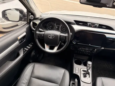 TOYOTA Hilux Caminhonete 2.8 16V SRX PLUS 4X4 TURBO DIESEL CABINE DUPLA AUTOM�TICO, Foto 12