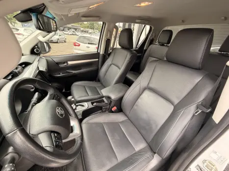 TOYOTA Hilux Caminhonete 2.8 16V SRX PLUS 4X4 TURBO DIESEL CABINE DUPLA AUTOM�TICO, Foto 16